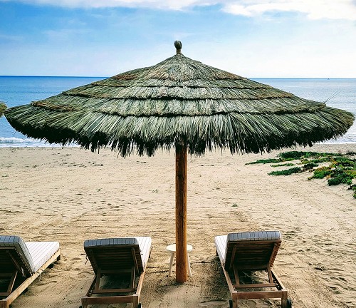 Example: 13ft Tahitian, Thatch Save Net, Cedar Stain 