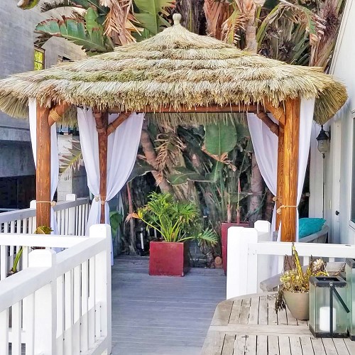 Tahitian Palm Tiki Hut. Extra options shown. 